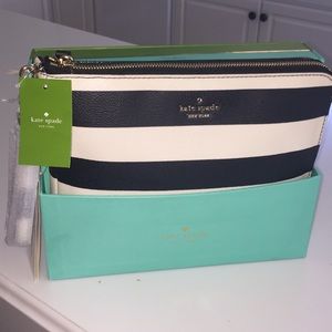Kate spade quentin stripe wristlet charging pouch